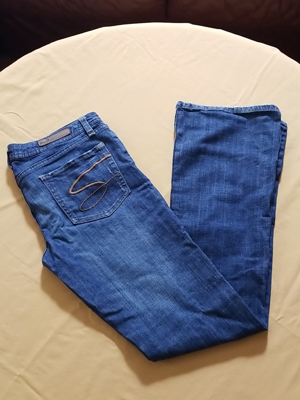 Seven7 Vintage Women's Medium Blue Denim Jeans with Tan Pocket Stitch - Size 32
